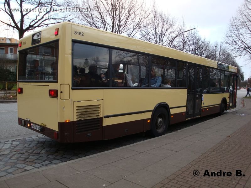 05) 8162 (ex JA 43)-44,JH,AB.jpg